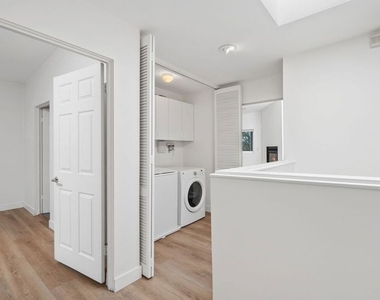 3023 Berkeley Avenue - Photo Thumbnail 22