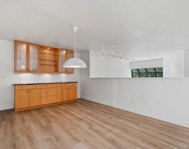 3023 Berkeley Avenue - Photo Thumbnail 13