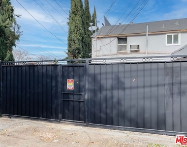 11472 Ventura - Photo Thumbnail 3