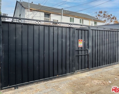 11472 Ventura - Photo Thumbnail 13