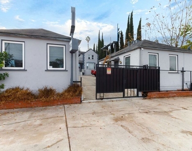 11472 Ventura - Photo Thumbnail 4
