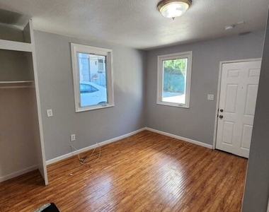 11472 Ventura - Photo Thumbnail 17