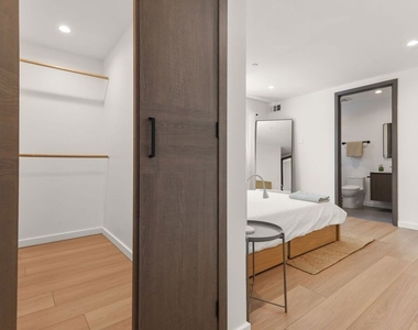 623 N Mariposa Avenue - Photo Thumbnail 7