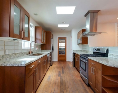 22750 Clarendon Street - Photo Thumbnail 7