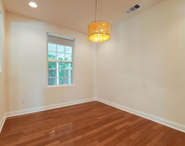 22750 Clarendon Street - Photo Thumbnail 14