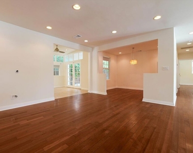 22750 Clarendon Street - Photo Thumbnail 13