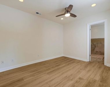 22750 Clarendon Street - Photo Thumbnail 23