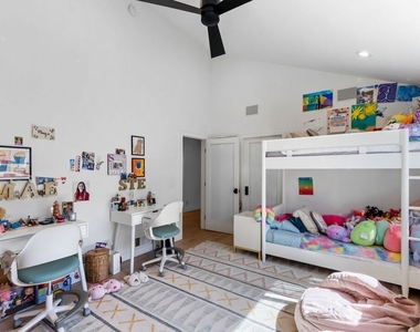 4606 Roma Court - Photo Thumbnail 47