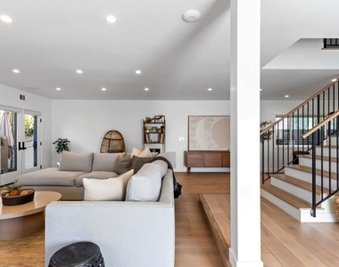 4606 Roma Court - Photo Thumbnail 6