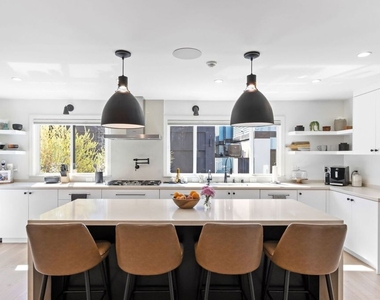 4606 Roma Court - Photo Thumbnail 24