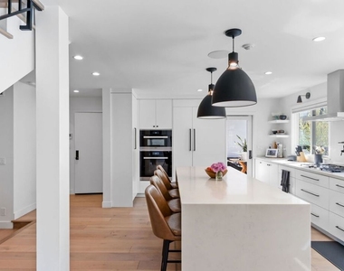 4606 Roma Court - Photo Thumbnail 9