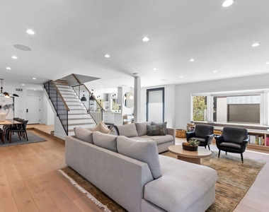 4606 Roma Court - Photo Thumbnail 17