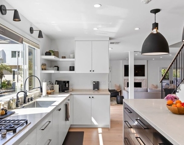 4606 Roma Court - Photo Thumbnail 13