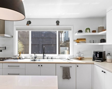 4606 Roma Court - Photo Thumbnail 11