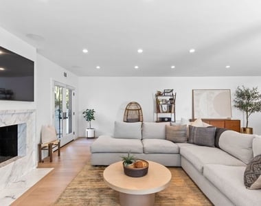 4606 Roma Court - Photo Thumbnail 5