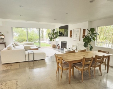 2690 Zorada Drive - Photo Thumbnail 12