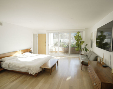 2690 Zorada Drive - Photo Thumbnail 23