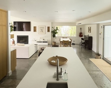 2690 Zorada Drive - Photo Thumbnail 13