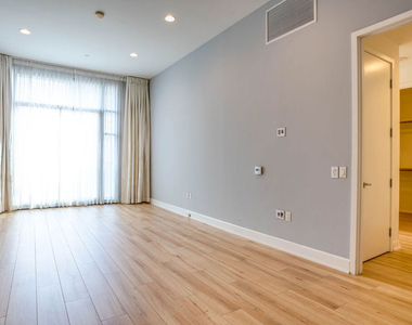 3223 W 6th Street - Photo Thumbnail 11