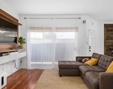 1420 Princeton Street - Photo Thumbnail 9