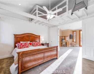 5230 Quakertown Avenue - Photo Thumbnail 32