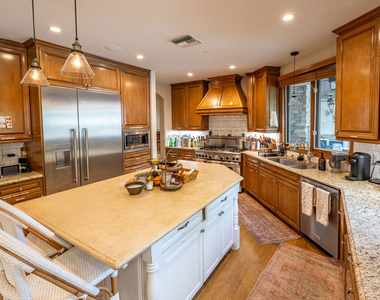 5230 Quakertown Avenue - Photo Thumbnail 12