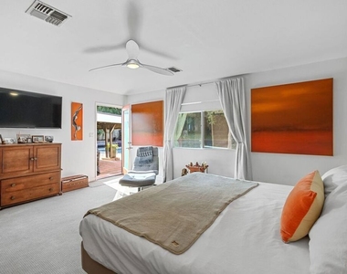 5507 Van Noord Avenue - Photo Thumbnail 2