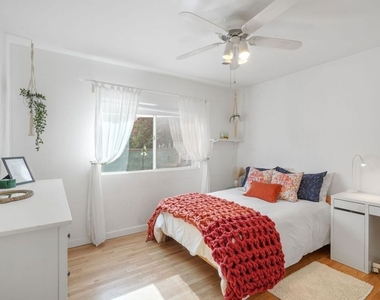 5507 Van Noord Avenue - Photo Thumbnail 19