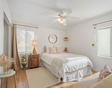 5507 Van Noord Avenue - Photo Thumbnail 20