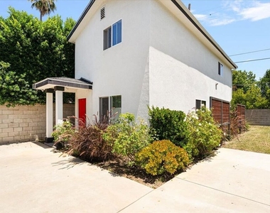 6652 Orion Avenue - Photo Thumbnail 20