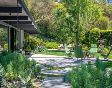 8967 Wonderland Park Avenue - Photo Thumbnail 49