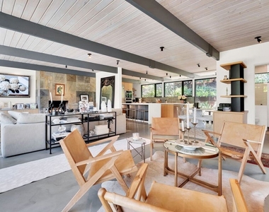 8967 Wonderland Park Avenue - Photo Thumbnail 7