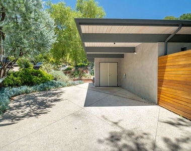 8967 Wonderland Park Avenue - Photo Thumbnail 35