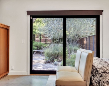 8967 Wonderland Park Avenue - Photo Thumbnail 29