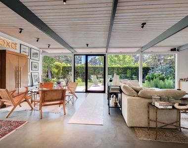 8967 Wonderland Park Avenue - Photo Thumbnail 6