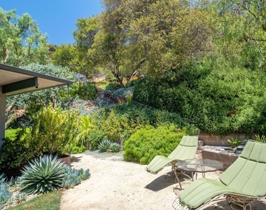 8967 Wonderland Park Avenue - Photo Thumbnail 52
