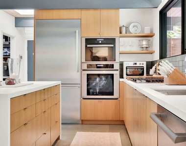 8967 Wonderland Park Avenue - Photo Thumbnail 11