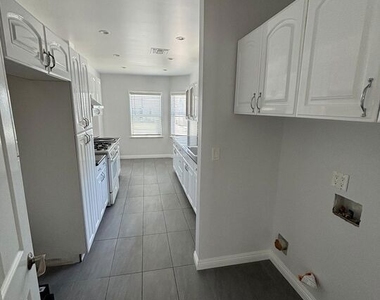6537 Teesdale Avenue - Photo Thumbnail 4