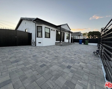 6537 Teesdale Avenue - Photo Thumbnail 23