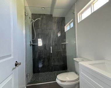 6537 Teesdale Avenue - Photo Thumbnail 16