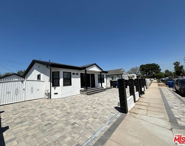 6537 Teesdale Avenue - Photo Thumbnail 19