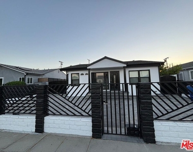 6537 Teesdale Avenue - Photo Thumbnail 22