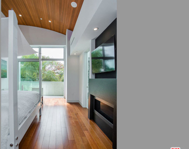 1217 Cabrillo Avenue - Photo Thumbnail 19