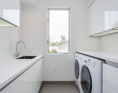 1217 Cabrillo Avenue - Photo Thumbnail 15