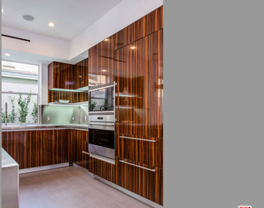 1217 Cabrillo Avenue - Photo Thumbnail 7