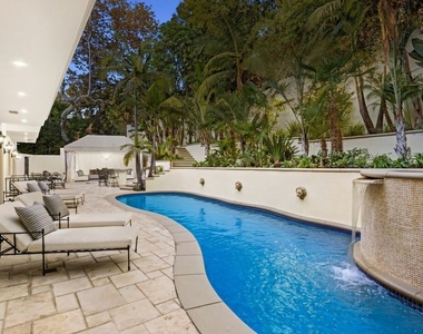1350 Benedict Canyon Drive - Photo Thumbnail 17
