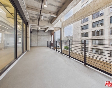 808 S Broadway Street - Photo Thumbnail 10