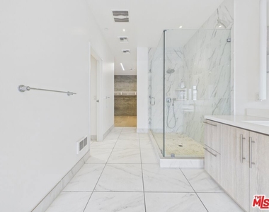 808 S Broadway Street - Photo Thumbnail 22