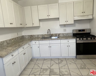 1145 5th Avenue - Photo Thumbnail 2