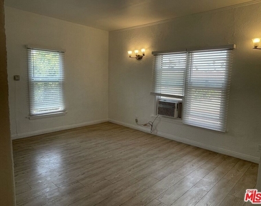 1145 5th Avenue - Photo Thumbnail 4